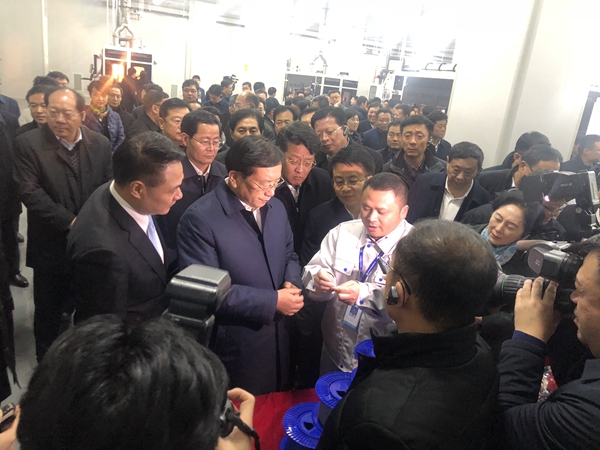 省委常委、市委书记王忠林到济南新材料产业园区观摩评议富通光纤预制棒（一期）项目