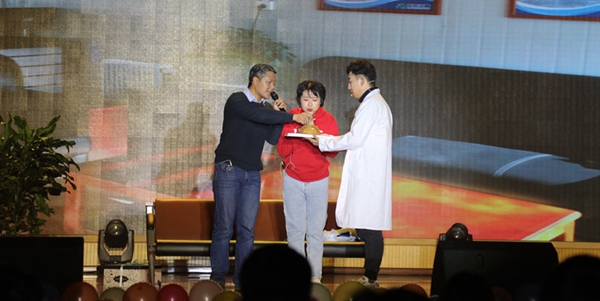 5、股份公司小品《被遗忘的时光》.jpg