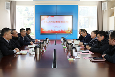 全国人大代表主动征集意见，发挥代表作用